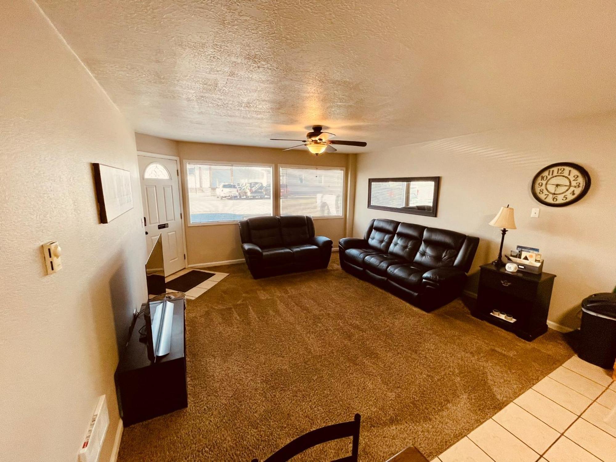 Iona Mercantile Bnb Rigby Екстериор снимка